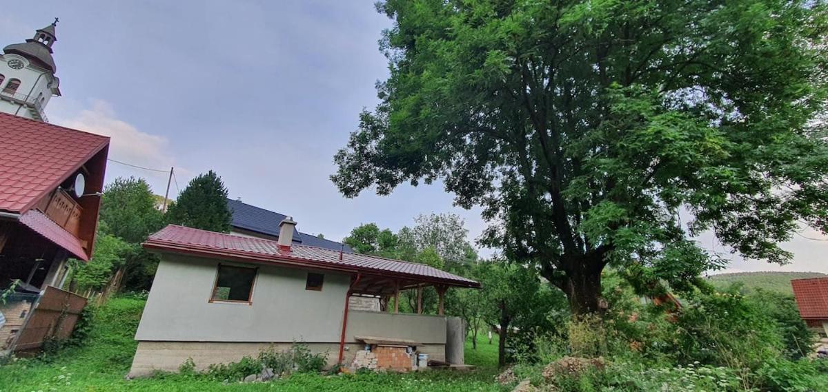 Chata v záhrade Mýto pod Ďumbierom Exteriér fotografie